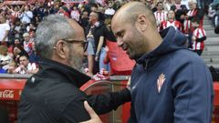 El t�cnico del Sporting de Gij�n Miguel �ngel Ram�rez saluda a su hom�logo en el Real Oviedo, �lvaro Cervera, antes del derbi asturiano