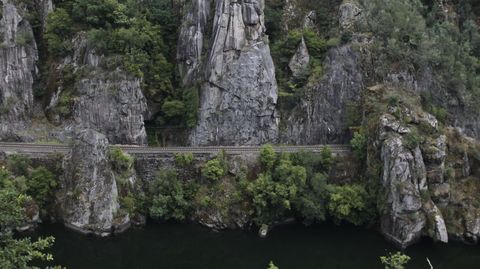 Foto de archivo de la v�a Ourense-Monforte a su paso por la parroquia de Pombeiro (Pant�n), en la zona en la que se produjo el choque del Alvia contra el �rbol