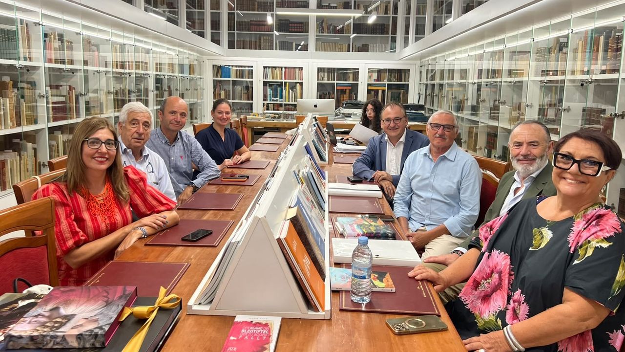 Una delegación alemana elige en el Mugart las obras de Miró y Tàpies que viajarán a Augsburgo