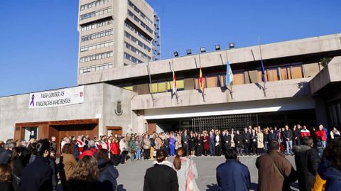 Minuto de silencio ante el concello de Vigo