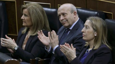 Los ministros de Empleo, F�tima B��ez; Educaci�n, Jos� Ignacio Wert y Fomento, Ana Pastor