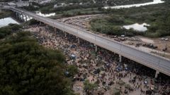En la �ltima semana unos 13.000 migrantes, en su mayor�a haitianos, acamparon bajo el puente internacional en la ciudad texana de Del R�o.