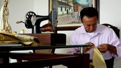 El colombiano que borda para el papa