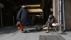 Entrada a� la calle P�rez Costales, que comunica Concepci�n Arenal con Fern�ndez Latorre, donde se encuentran cuatro portales de la torre Efisa