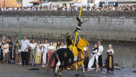 As� se vivi� el arranque del Mercado Medieval de Corcubi�n con el desembarco �Mira las fotos!