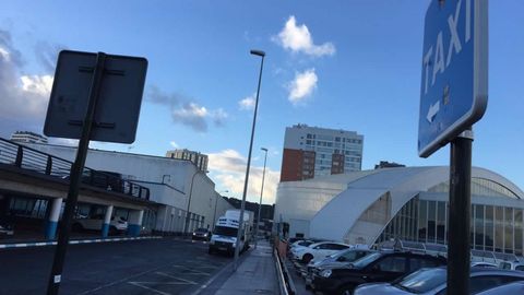 Sin taxis en la parada del Carrefour en A Coru�a.