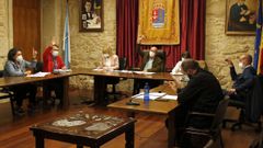 Los presupuestos salieron adelante con 14 votos a favor y dos en contra