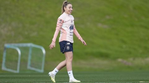 Olga Carmona, durante el entrenamiento de la selecci&oacute;n espa&ntilde;ola de este lunes