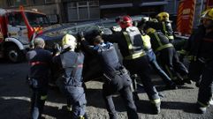 Aparatoso accidente en la calle Orz�n