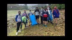 Alumnos de sexto del CEIP Gregorio Sanz de Ribadeo en la playa de Os Bloques 