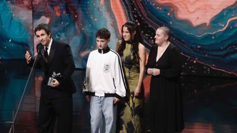 O equipo de��Curm�n� recolleu o premio Mestre Mateo a mellor curtametraxe