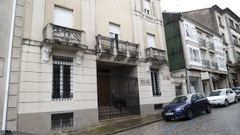 El edificio que alberga la residencia universitaria est en el nmero 12 de la ra Concepcin Arenal, la de la Sala Capitol y Numax