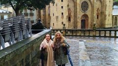 Las hermanas sevillanas, en la Praza da Catedral
