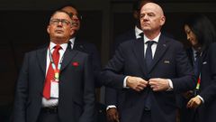 Fouzi Lekjaa, presidente de la federaci�n marroqu� de f�tbol, y Gianni Infantino, presidente de la FIFA, en una imagen reciente.