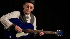 Kevin Weatherill, voz y guitarra del grupo Inmaculate Fools