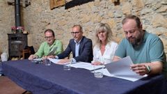 Mesa presidencial, de izquierda a derecha:�Jacinto Gallego, Javier Fern�ndez, Cristina Arias y �ngel Rodr�guez