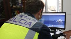 Un agente de polic�a de Ferrol