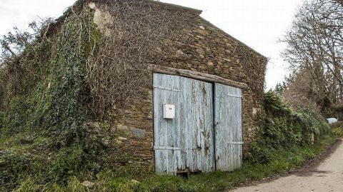 Antigua capilla de Figueira, convertida en un garaje