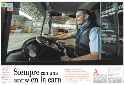 P�ginas interiores de la revista YES de este s�bado. 