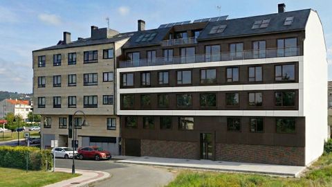 Recreaci�n del futuro edificio, a la derecha, con 31 viviendas en el barrio de O Alto en Nar�n