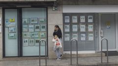 Chus Ar�n Soluciones Inmobiliarias en la Plaza de Galicia de Carballo.