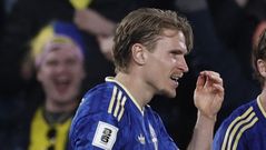 El jugador del Celta Carl Starfelt, durante el partido de Suecia ante Ucrania de este jueves.