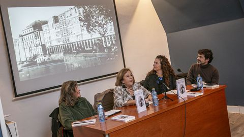 PRESENTACION DEL LIBRO DE AURORA MARCO