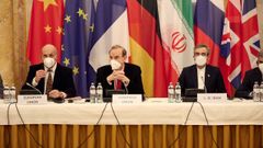 Negociadores de la UE y de Ir�n, durante la reuni�n de este jueves