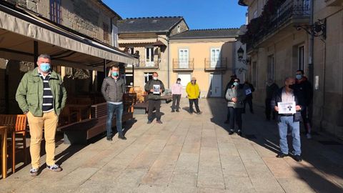 Concentracion en Sarria, en apoyo a la hosteleria de las grandes ciudades
