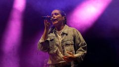 Isabel Aai�n con su  Potra salvaje  actuando en Mondo�edo 