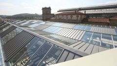 Cubierta de la estaci�n de tren de Santiago, esta ma�ana