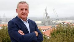 Javier Mart�n, fundador y CEO de la tecnol�gica Syvalue, con las fragatas al fondo en Ferrol