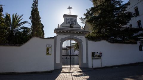 Entrada al convento de Gilet en el que fueron atacados los religiosos.