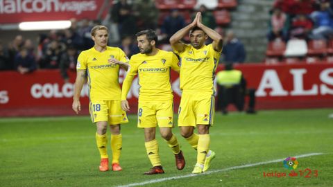 Barral durante el encuentro ante el Sporting