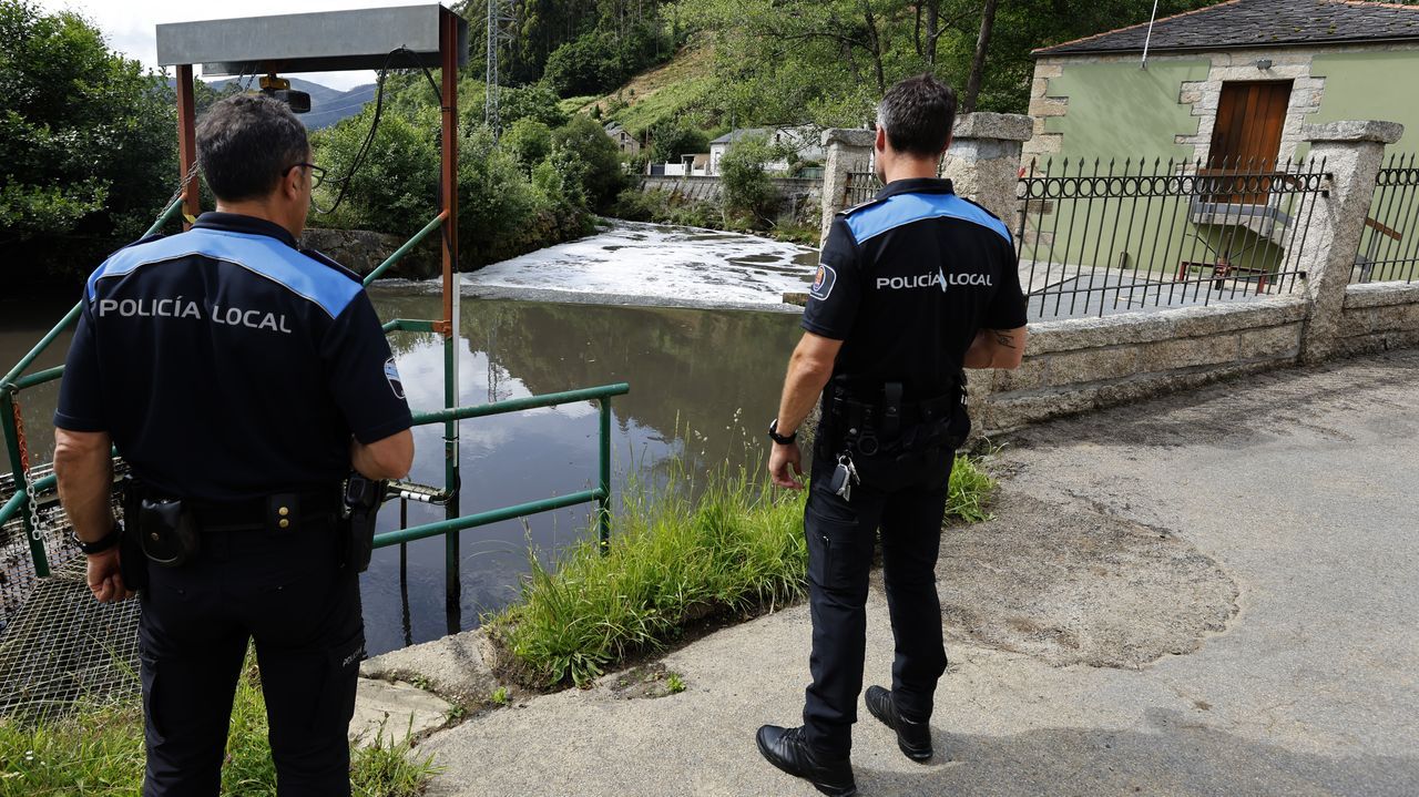 Galicia moviliza al Grupo de Apoyo Logístico para garantizar agua y condiciones sanitarias a Viveiro tras el vertido de purín