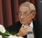 El fallecido D�az Pardo recibe hoy un homenaje en Santiago. 