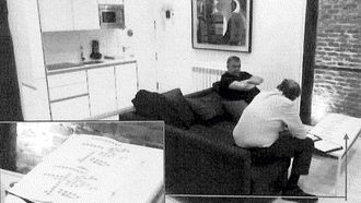 Una imagen de Cerdn y un directivo de Acciona reunidos en un piso de Madrid que figura en el informe de la UCO