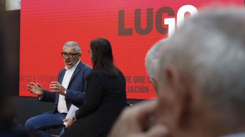 Presentaci�n de �Lugo 10� de Miguel Fern�ndez en un encuentro en A Milagrosa.