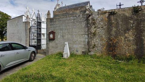 El cementerio de San Juan de Moldes, esta ma�ana