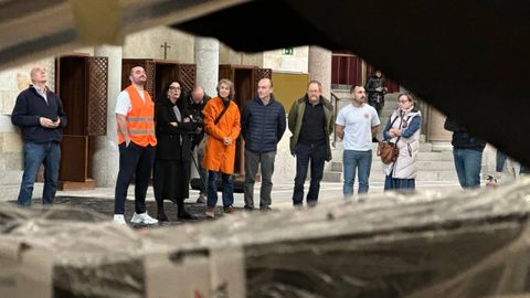 La consejera de Cultura, Vanessa Guti�rrez, durante su visita a los trabajos de la c�pula de La Laboral.