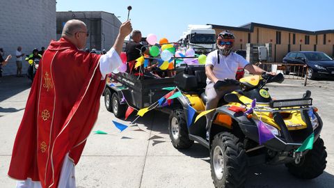 Misa de San Cristobal en la capilla de San Bartolom de Rianxo   bendicion de vehiculos y  procesin