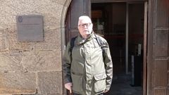Manuel Monereo junto al Museo Casa Natal de Jovellanos