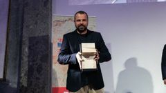 Arturo Franco, recogiendo el premio