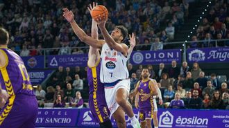 Dos Anjos, en el partido de la primera vuelta que el Obradoiro gan&oacute; en Palencia.