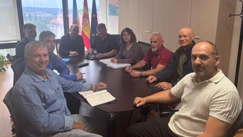 Dirigentes de cofrad�as y el director auton�mico de Pesca decidieron este 5 de junio recortar el cupo de sardinas y xoubas para los �xeiteiros�.
