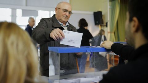 Colegio electoral en A Corua. 