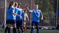Las jugadoras del Rosal�a celebrando el tanto anotado por Noui