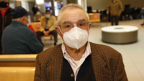 �Vacineime de primeiro na campa�a da gripe, e na do coronavirus tam�n vou ser dos primeiros�, apunt� Jos� Iglesias, vecino de Viveiro de 85 a�os a quien administraron este lunes la primera dosis de la vacuna de Pfizer
