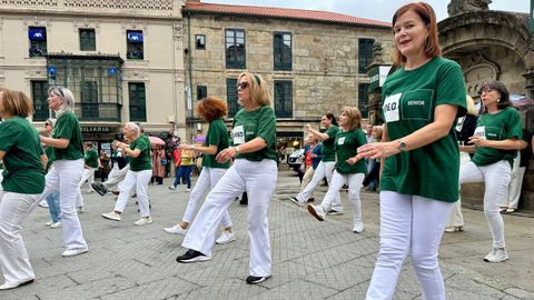 Un momento de la clase de «bailoterapia» de la UNED Sénior en A Peregrina