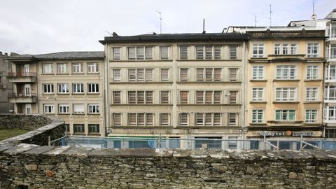 EDIFICIOS, A LA ALTURA DEL N� 131 DE LA RONDA DE LA MURALLA QUE NECESITARIA UNA REHABILITACION O REMODELACION DE LA FACHADA
VIVIENDAS